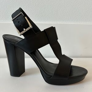 MICHAEL Michael Kors Black T-strap Leather size 9